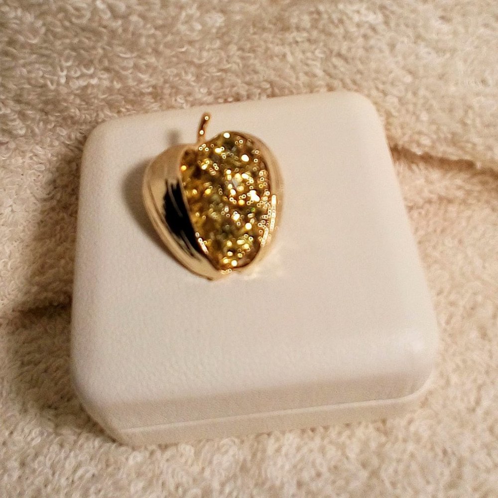 *GIFT* Vintage Gold Tone & Rhinestones Apple Shaped Brooch - Picture 5 of 8